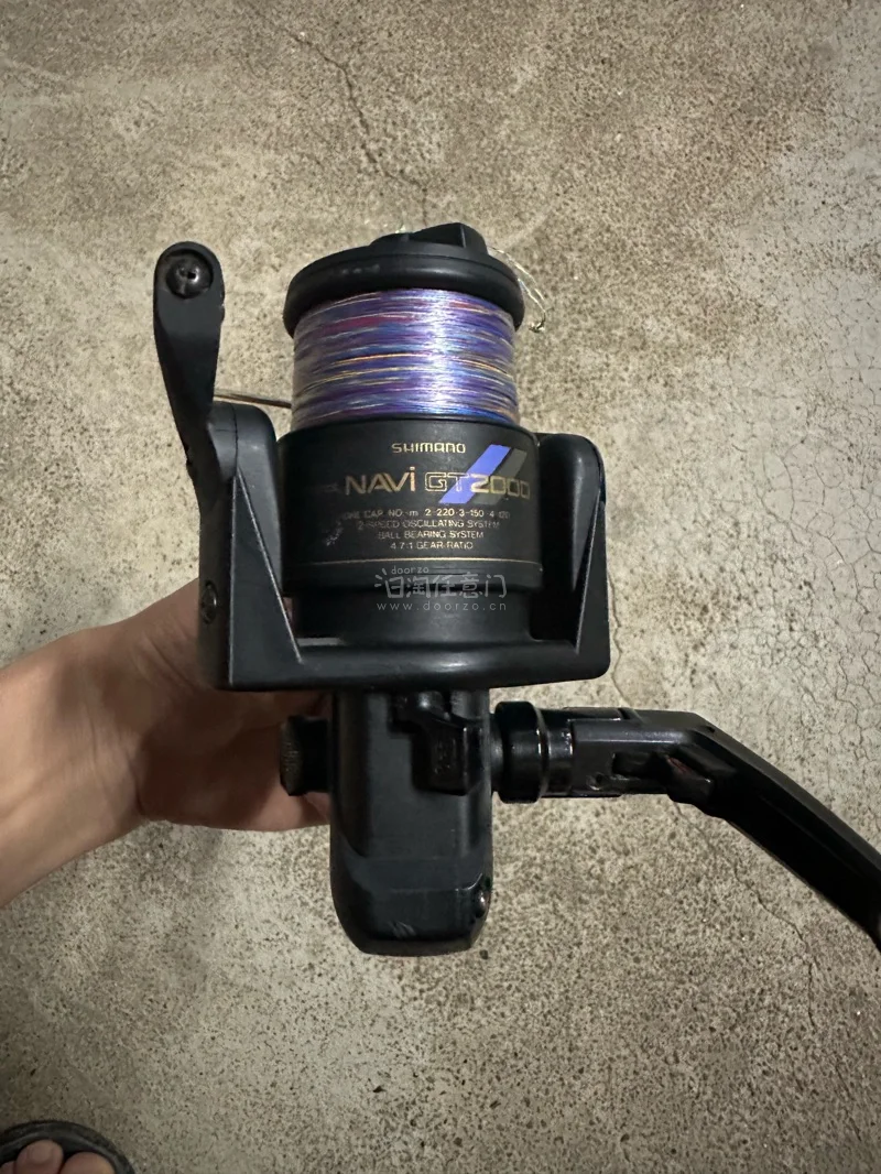 收到了渔具，上手很好，成色很新，虽然是老款，但是用起来真的不错，淘到好物，而且选择的海运方式，一个月都不到就收到，通关速度挺快，我还是很满意了，买了加固服务，包装的很严实，里面的物品没有破坏，满意挖煤姬的速度，服务好，客服回复的很有耐心，挖煤姬推荐使用，不过要自己看...