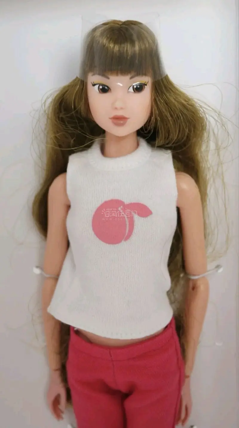 这次切了两个小件，试了试竹蜻蜓plus线路，没想到竟然这么实惠！而且比普通的ems还要快一些，感觉以后可以常用这个线路进行运输了哈哈哈哈。到手后抓紧给美女拍了张照，真不愧是美女，太漂亮啦！