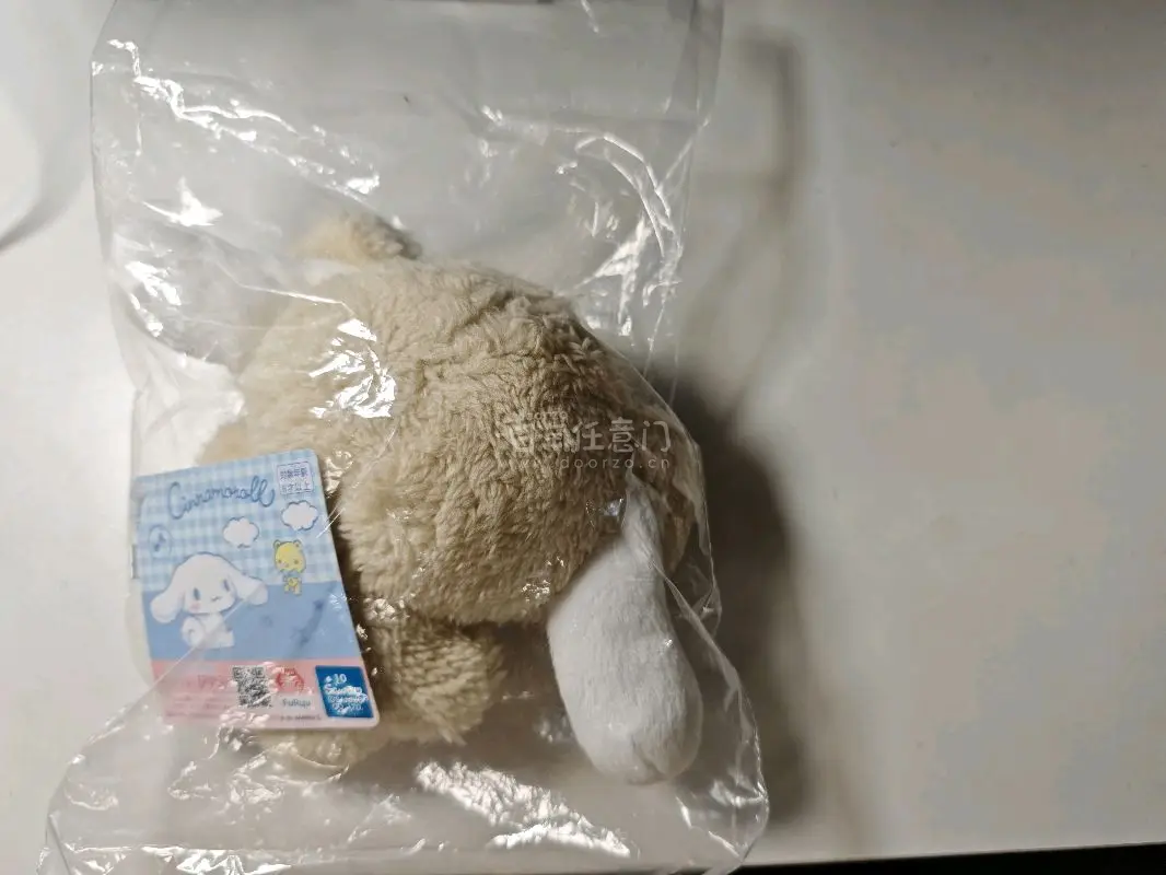 挖煤姬淘的玩偶到货啦！做工超细腻，缝合和刺绣都很精致，性价比拉满。手偶带出去踏春拍照超级合适！挖煤姬的打包特别严实，玩偶一点没压变形。合并发货也很省运费，全程物流可查，新手也能放心冲。