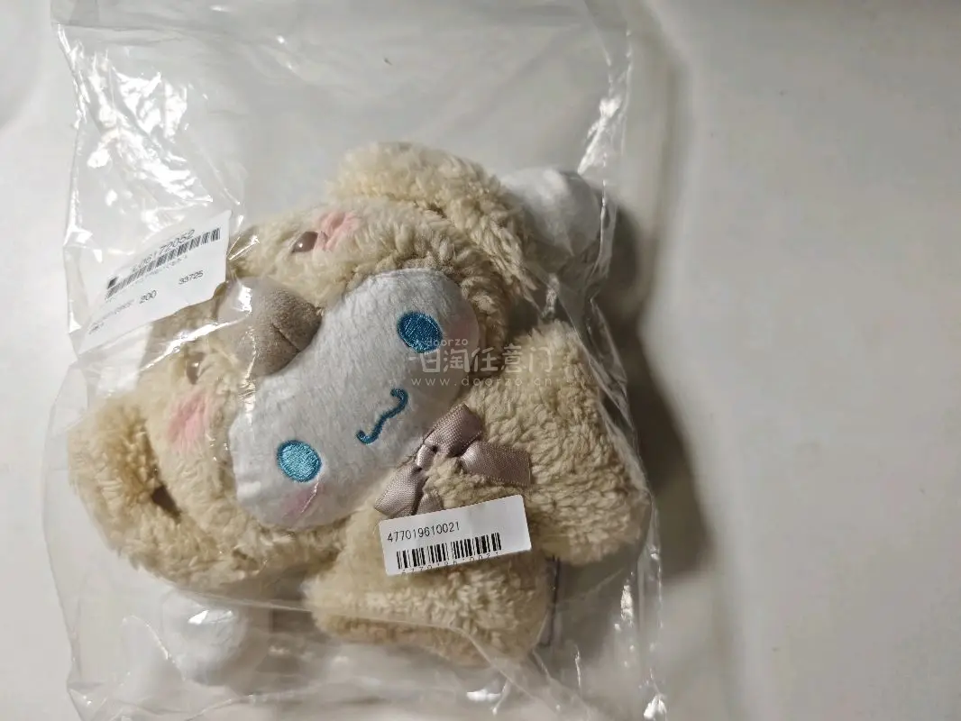 挖煤姬淘的玩偶到货啦！做工超细腻，缝合和刺绣都很精致，性价比拉满。手偶带出去踏春拍照超级合适！挖煤姬的打包特别严实，玩偶一点没压变形。合并发货也很省运费，全程物流可查，新手也能放心冲。