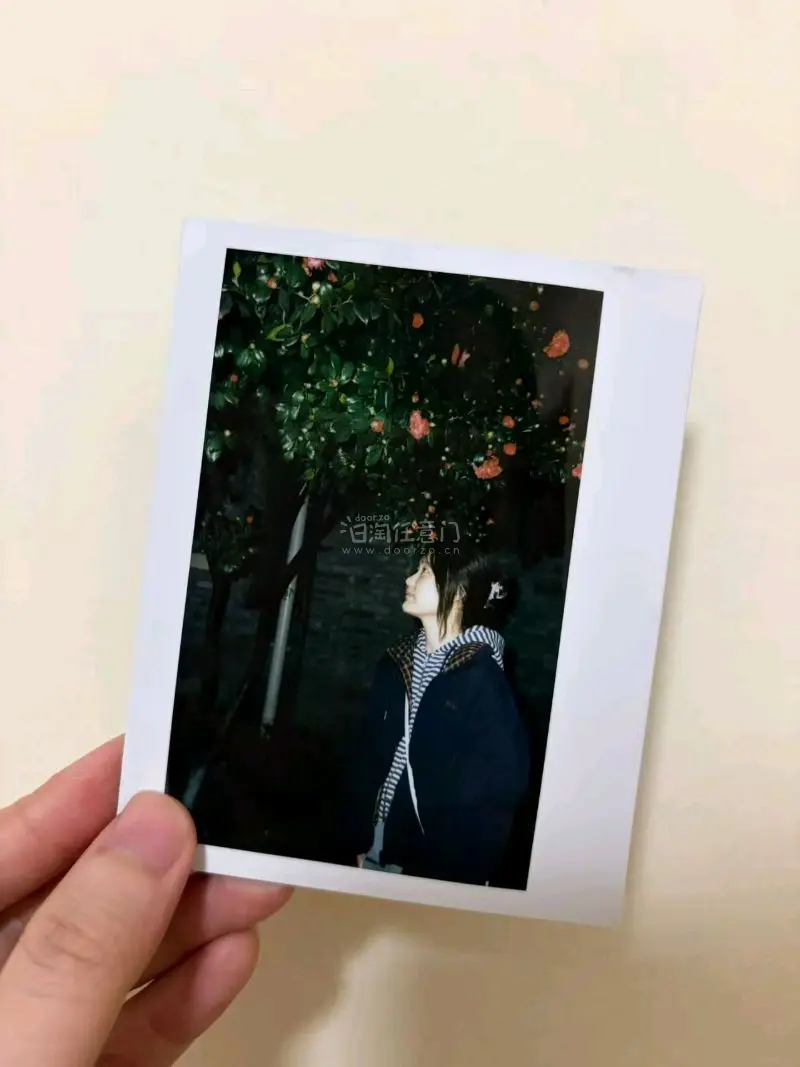 拍立得机子都没什么问题，有一台mini10包装都在还带了说明书，真的几乎是全新的，拍出来的照片也超级好看，谢谢挖煤姬平台，让我能淘到这么好的机器，ccd拍出来也有很复古的感觉我特别喜欢！