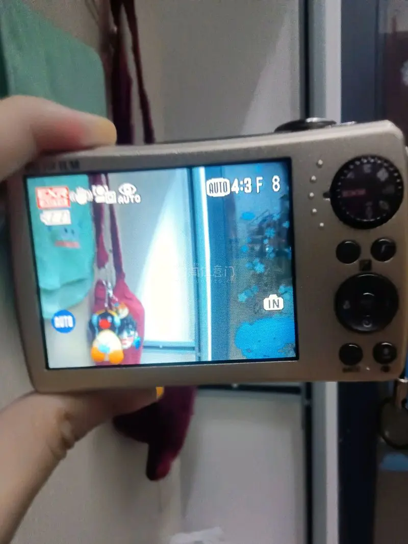 包裹很大，而且很多泡沫包装很好，完全不用担心运输路上会压坏，拍立得和ccd完好无损，mini90质量也特别好，按键拍摄都没问题，大家可以看我拍得照片ʕ ◦`꒳´◦ʔ