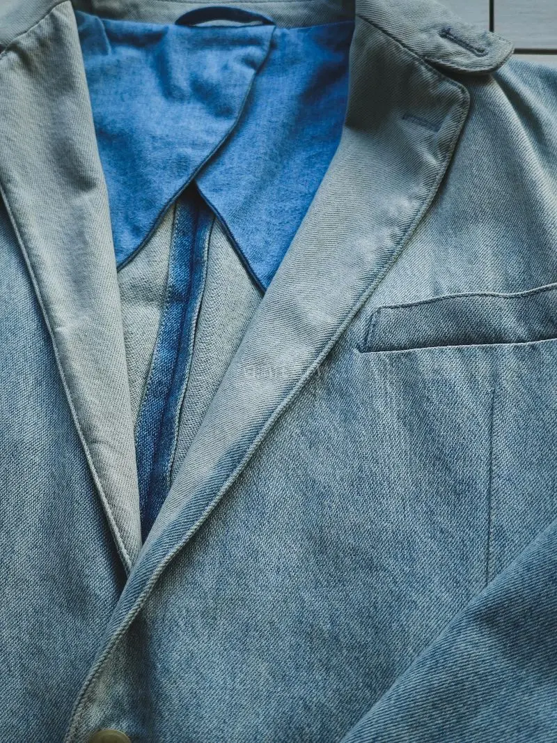 这件衣服想买很久了，挖煤姬帮忙够回，物流稳，产品靓丽，真的超级满意！开心分享顺道赚个积分，感谢挖煤姬！