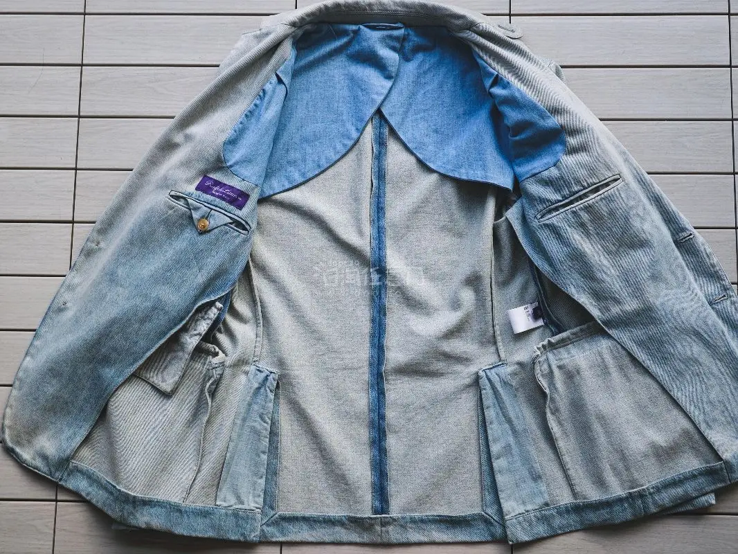 这件衣服想买很久了，挖煤姬帮忙够回，物流稳，产品靓丽，真的超级满意！开心分享顺道赚个积分，感谢挖煤姬！