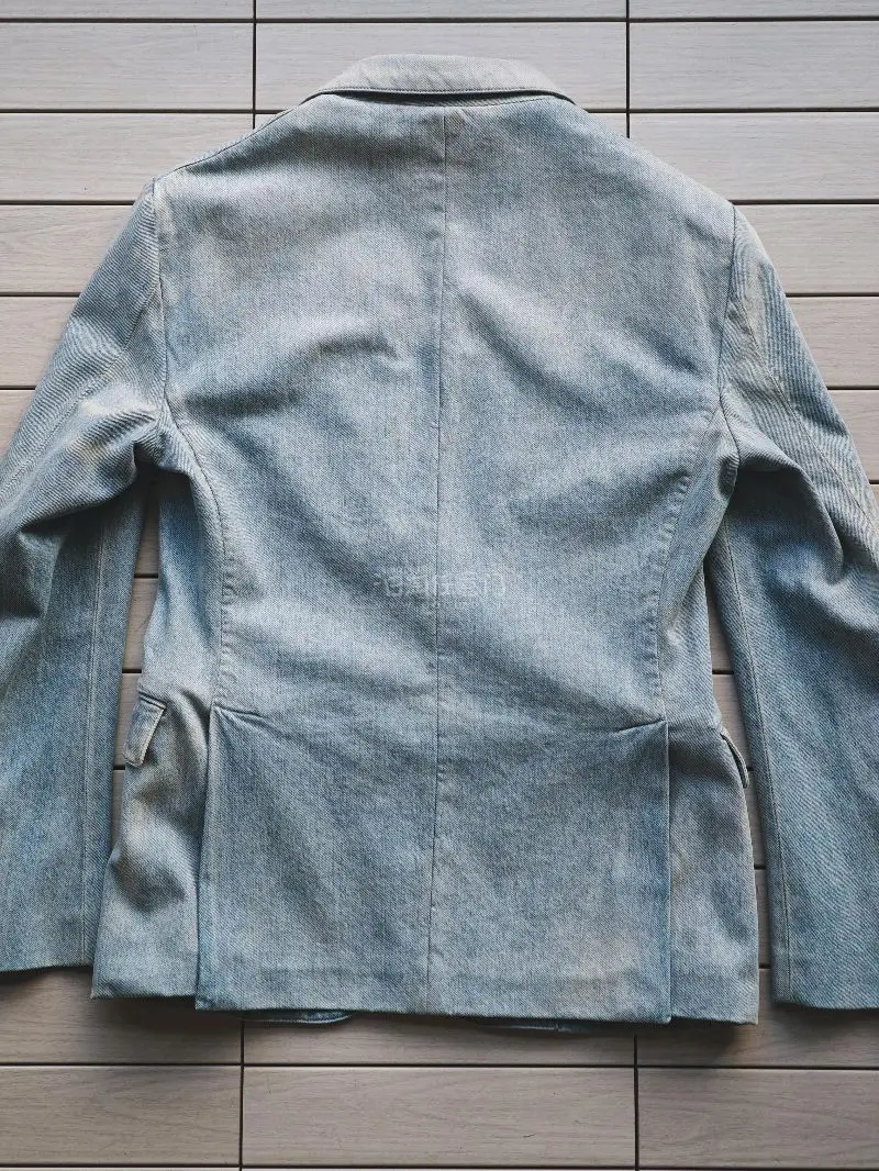 这件衣服想买很久了，挖煤姬帮忙够回，物流稳，产品靓丽，真的超级满意！开心分享顺道赚个积分，感谢挖煤姬！