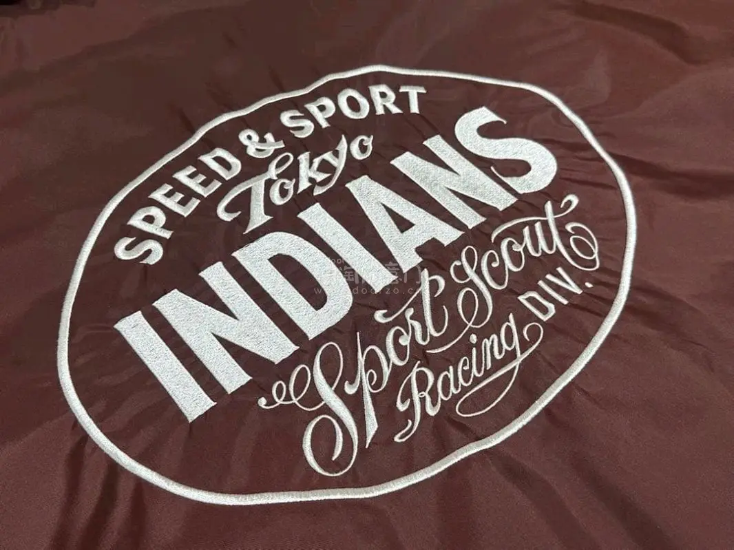 在挖煤姬淘到一件tokyo indians的羽绒背心，基本上全新，还带吊牌和包装袋，低于市场价购得，挖煤姬真的性价比超高！