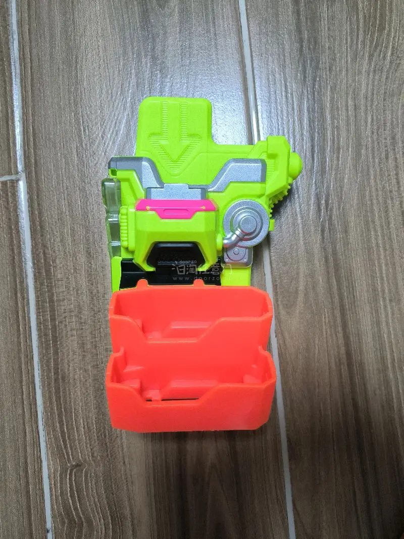 本次发货速度比较快，成色也不错，东西齐全，没有缺件，功能也都正常，很不错，任意门值得信赖，今年是接触海淘的第二年，希望任意门越办越好