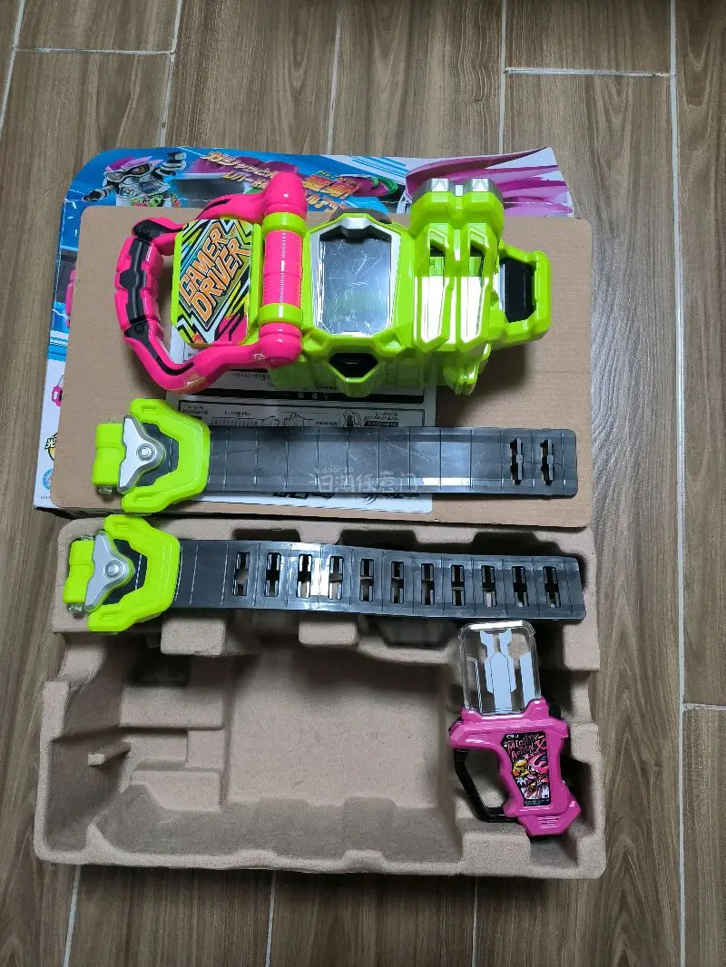 本次发货速度比较快，成色也不错，东西齐全，没有缺件，功能也都正常，很不错，任意门值得信赖，今年是接触海淘的第二年，希望任意门越办越好