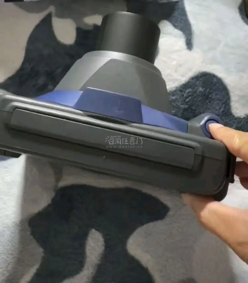 淘到了99年的宽幅拍立得，没有漏墨，很新，功能正常，保存完好，太棒啦，正好最近买了wide相纸，可以拍拍拍，非常期待，闪光灯正常，可以拍近景和远景呢。挖煤姬真的超方便，这次选的邮政epl，挺快的，到手完好，非常喜欢呀！