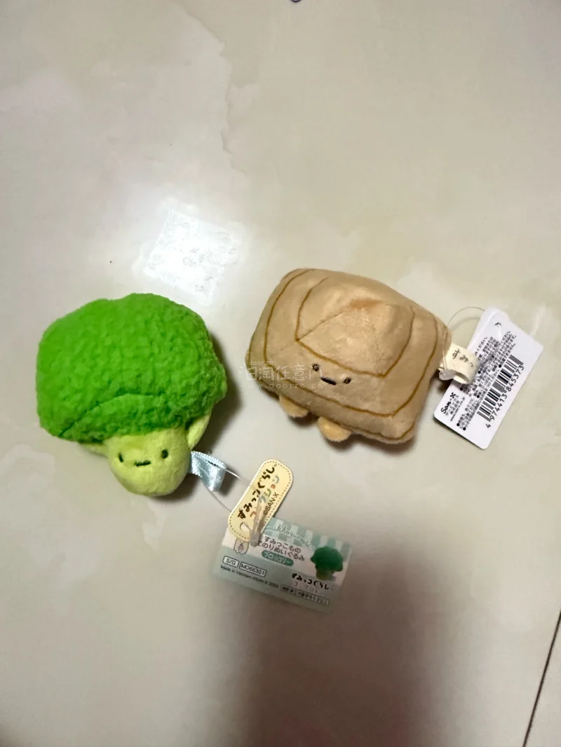 挖煤姬站点丰富活动多，每天签到可领积分，每周还会发免手续费优惠劵。界面操作简单易上手搜索功能强大，这次主要买了角落生物毛绒 蹲到了10周年黄猫白熊猪排手玉 金字塔小山 很适合春天踏青的时候一起拍照 走了epl路线 积分抵扣 一个月收到啦 包装完好没有损坏