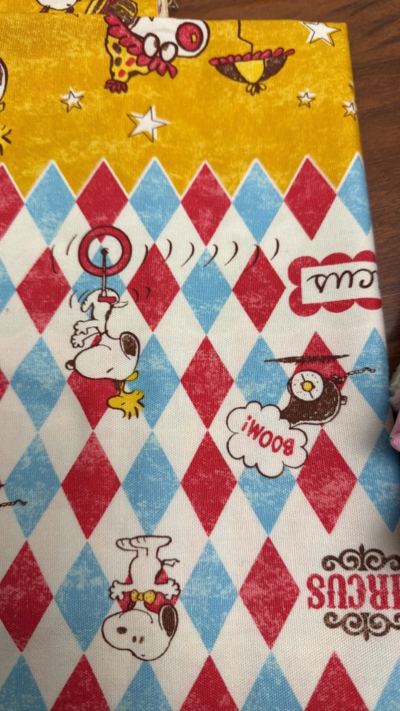 这次收到的snoopy布料，太好看了，太喜欢啦，kitty也是好看的，还收到了美少女的美美布料，早知道多买点了
