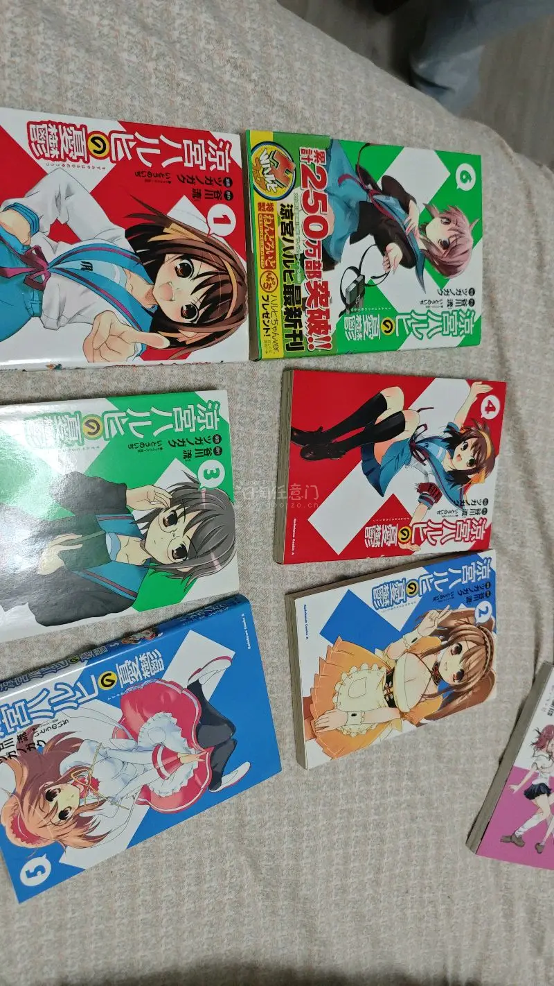 凉宫春日漫画，这么老的番漫画找到了，这个app很不错，商家发货也很快，6本加上运费70左右比国内划算多了