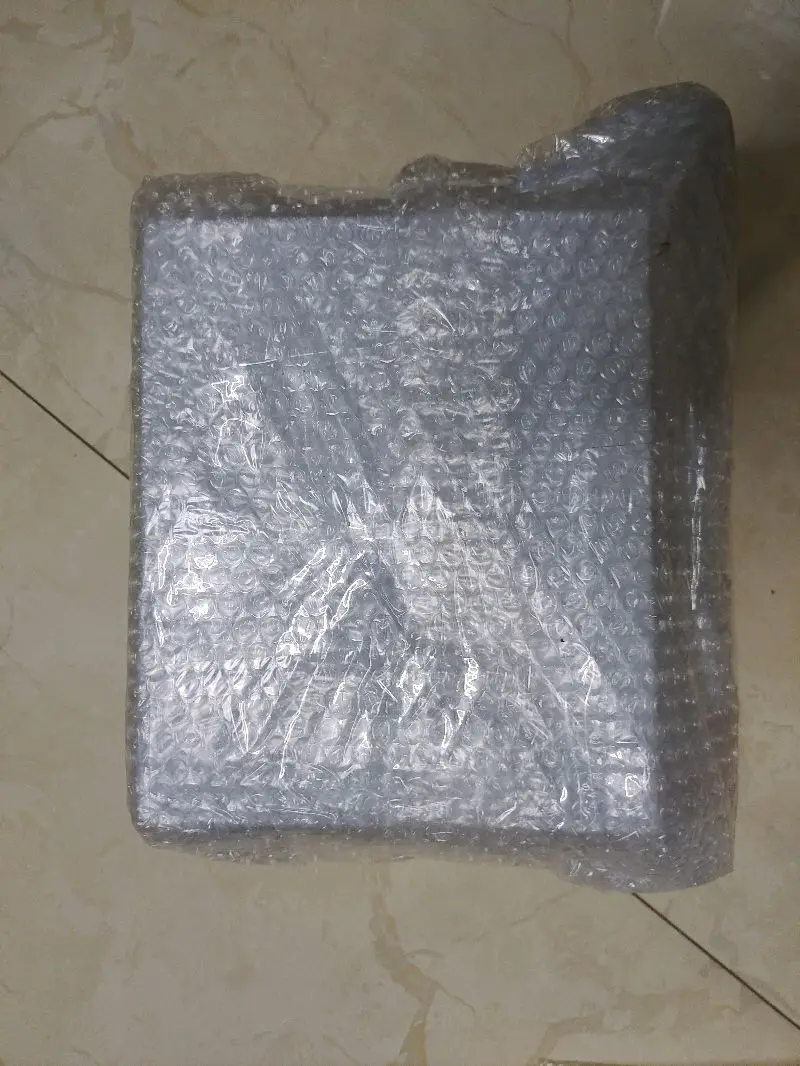 在任意门买的第十七箱，非常满意。这次的东西不多，快递速度很快，包装的也很好，泡沫袋很充足，东西都没有损坏，希望之后的快递也能安全快速到达！