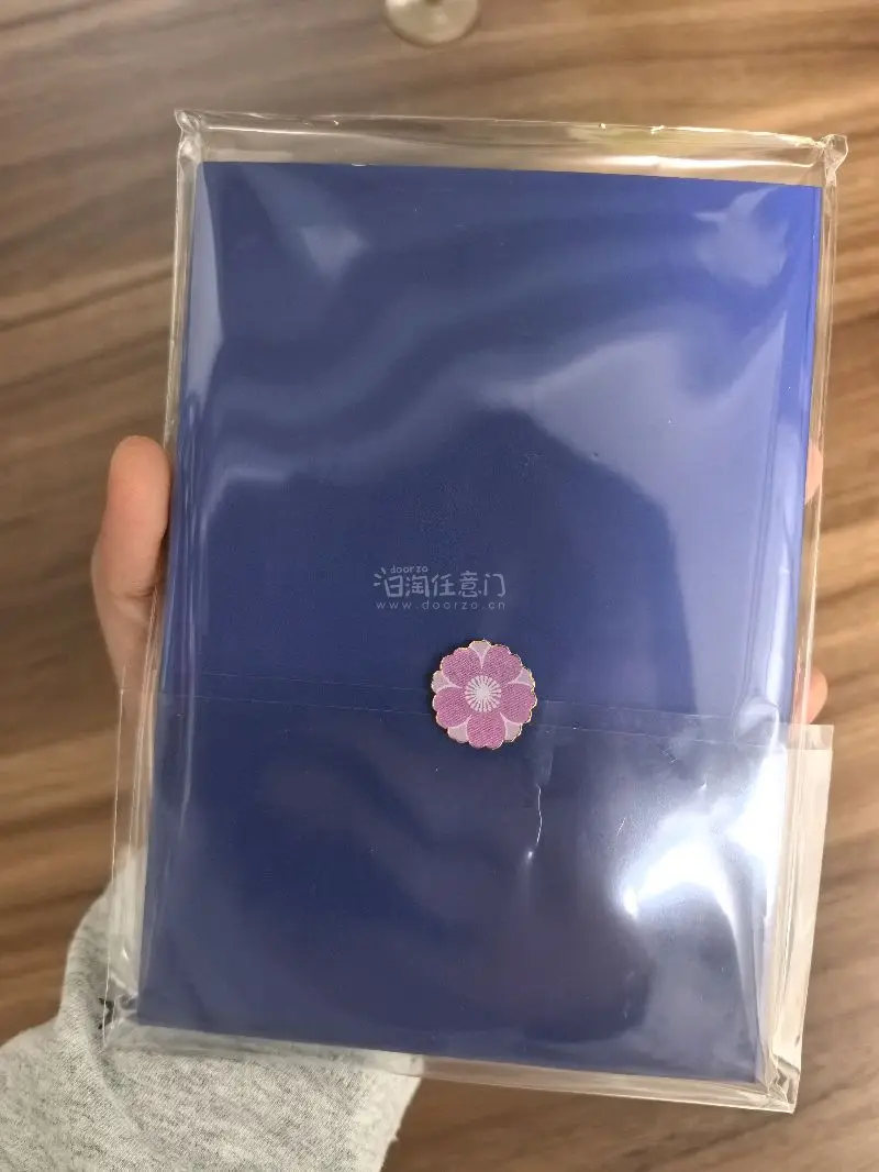 之前挖煤，一直用的是EMS，急性子专属。这次特意比对了下价格，竹蜻蜓才价格的一半，试试呗。很满意！还要再用竹蜻蜓！特别感谢这个明信片的卖家，包的特别好。