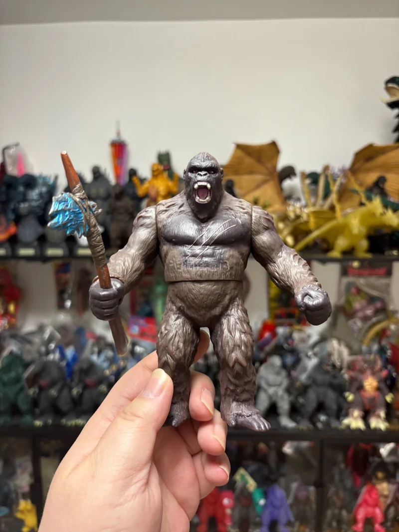 这套哥斯拉大战金刚蓝光套装质感拉满，碟片设计精美，手办造型还原度高，背鳍蓝渐变超帅，收藏感十足，怪兽迷狂喜，是真爱粉必入的典藏级好物。