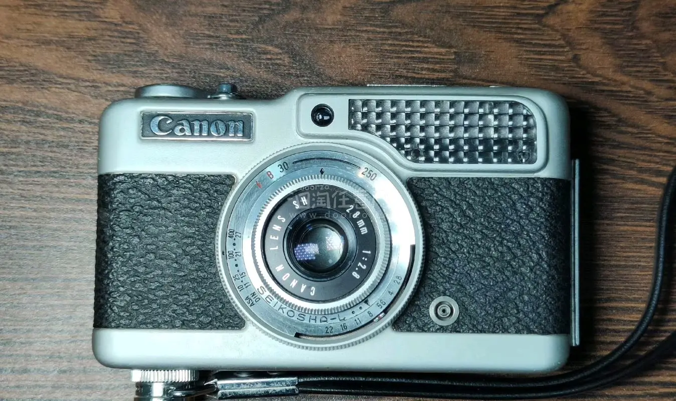 第一次海淘，几十块拿下下半格相机，胶卷现在太贵了，有了这个又可以狠狠拍照了，平台不错包的也很好，开门拍照啦！