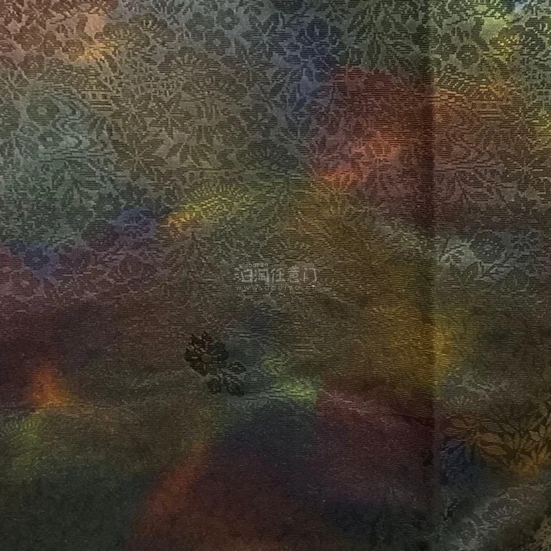 去年秋天就想要一件漂亮的绿色系外套，挑挑拣拣最后遇到了它，挖煤姬快速准确的帮我代购回来，打包也很棒，最后安全到手，非常满意哦