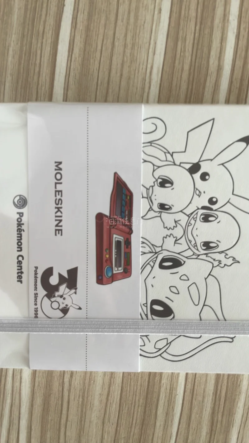 Pokémon Center官方出品、和知名手账品牌Moleskine合作的限量款记事本，非常漂亮，感谢挖煤姬代购