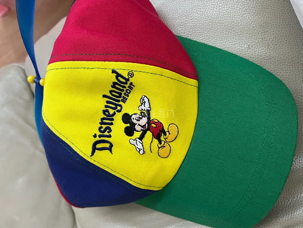 这次也是到了很多米奇的小周边，有挂件帽子啥的，成色都很好价格也很香，每一件都爱得不行！物流也超级给力