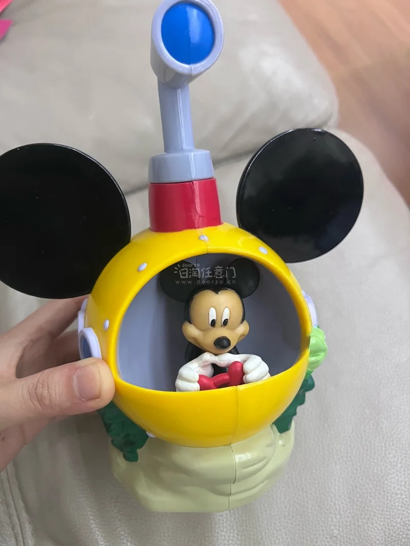 这次依旧到的一批米奇的周边吗，贴纸、摆件、小戒指等等，各种各样的小玩意儿都有，成色和价格也是一如既往的香，物流狠狠快