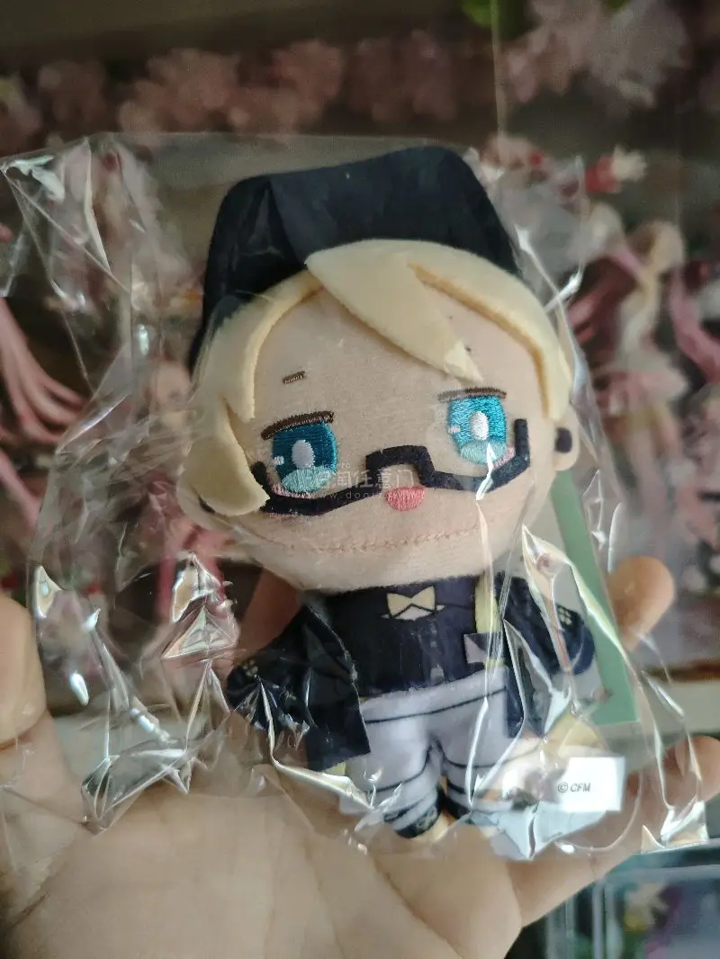 这次购买也是很快的就到了，上新的新系列的毛绒也是速速到手，还有从来没有见过的亚克力卡片系列，也是一次把全套买回家。这个在国内还没有见过，很欣喜。
立牌毛绒卡片就是葱葱人的最爱。
立牌也是全套购买到手，收藏人狂喜。
