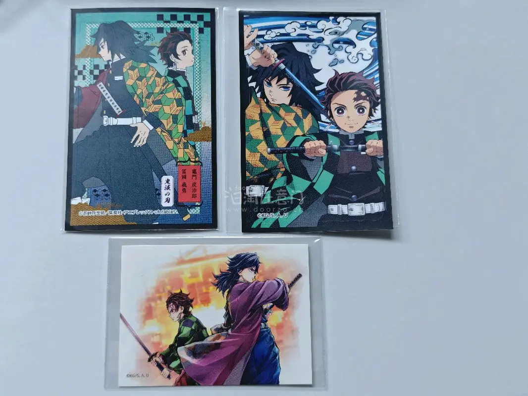 还有好多没拍照，挑了一些我比较喜欢的分享一下，义炭贴纸尊嘟好美，还有炭治郎面包团子吧唧，真的超可爱啊！