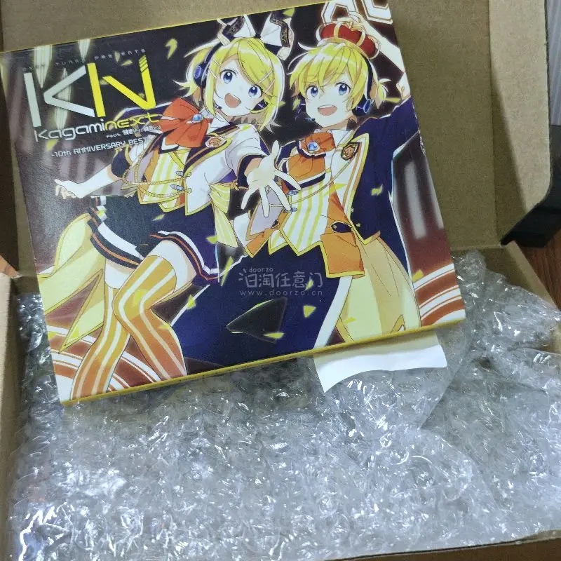 终于在挖煤姬蹲到镜音双子十周年CD了。挖煤姬就是可以日淘日本东西的软件，用起来还挺方便的。EXIT TUNES PRESENTS Kagaminext feat.顺利到手，包装也很严实，没有磕碰