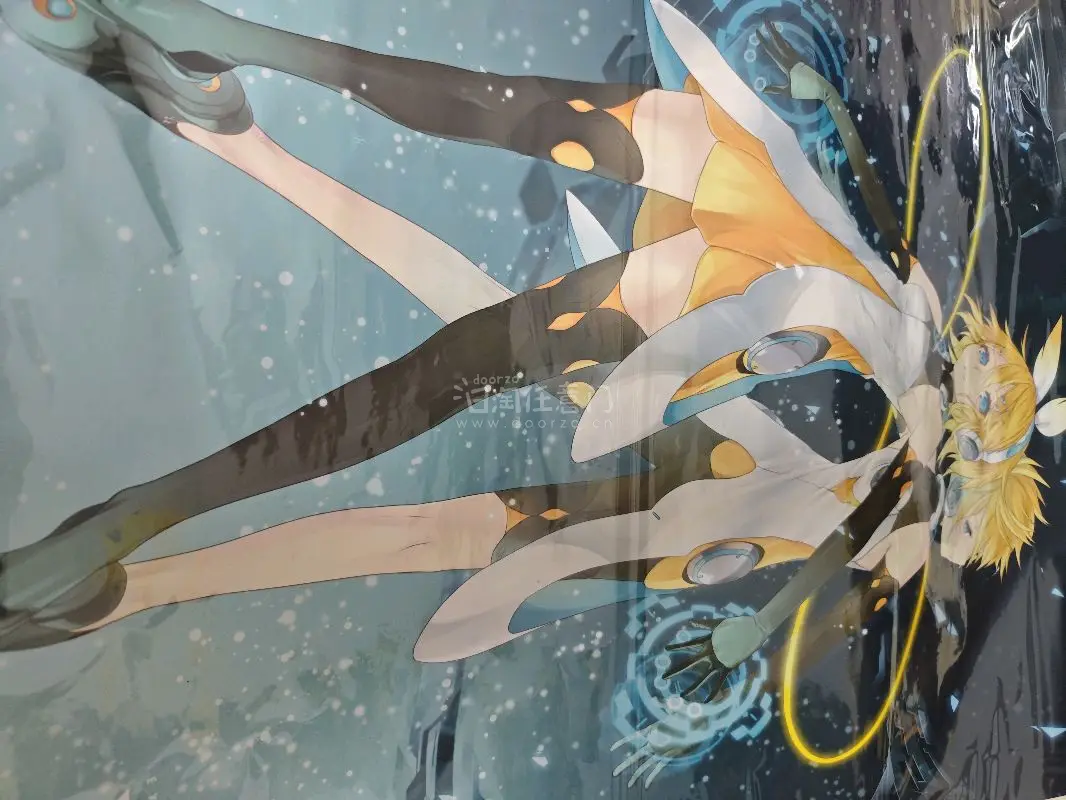 在挖煤机上淘到一张镜音双子的海报，品相还不错，包装也挺稳妥，特别好看。看着熟悉的双子，又想起以前追V家的日子，简简单单的小开心。