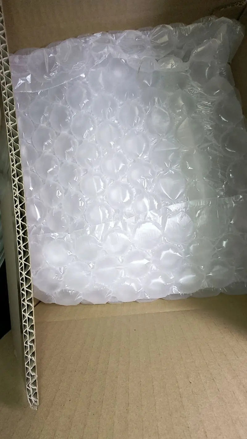 妈呀！一打开就是超级多的泡沫纸！感谢挖煤姬细心包装^_^ 这一箱买了鬼灭之刃相关的谷子，不得不感卖家打包的都很好，价格也比国内便宜很多！谁敢信这么一大箱运费才三十几块钱！