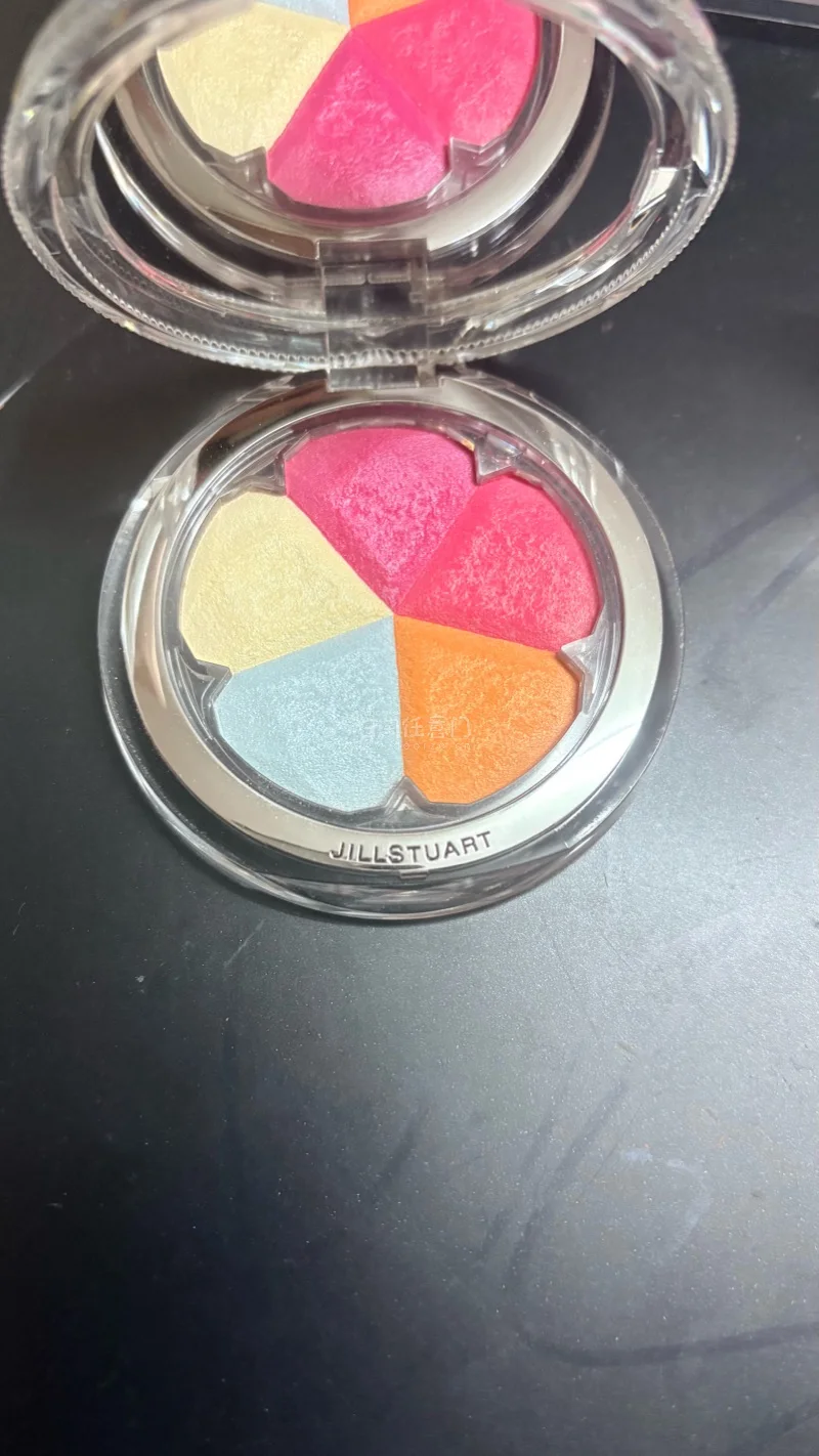 欢迎春天的到来，看樱花去～
这是第一次用挖煤姬，买了两个眼影，都是很适合春秋的颜色～很满意～都是大热的色号
物流选择了epl，时效很快，合箱大概用了4 天，一星期就拿到了，有 90天的免费仓储期，可以慢慢买了～