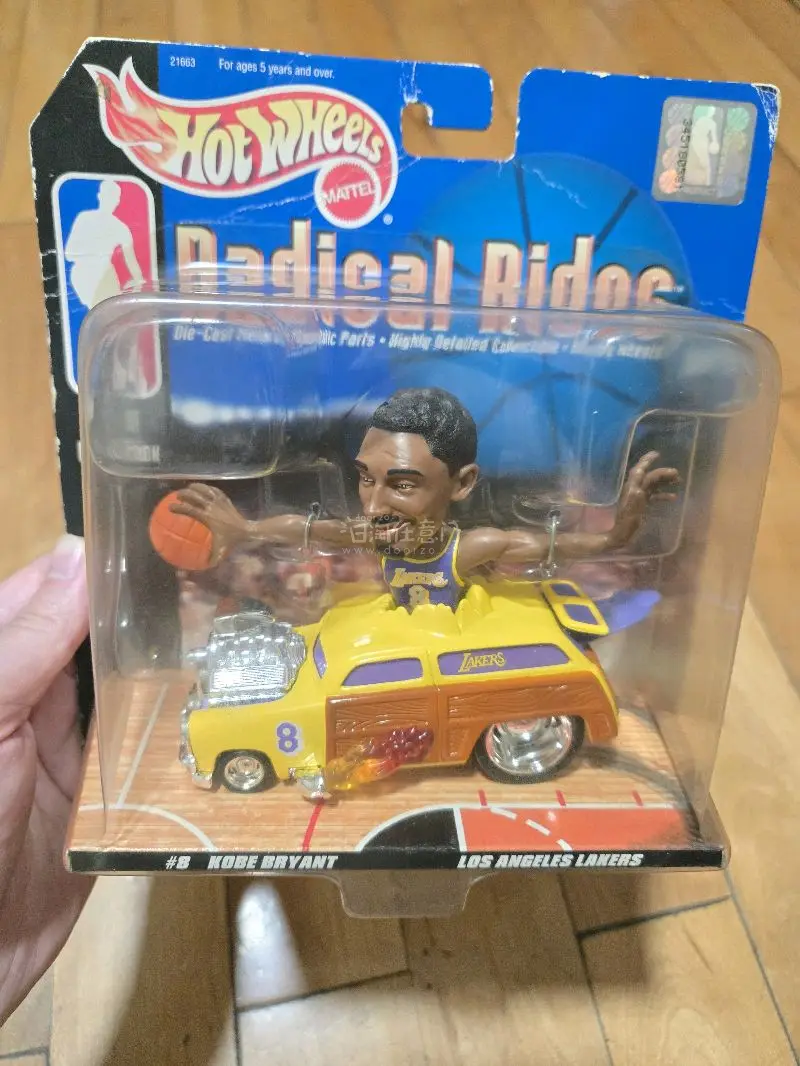 经典风火轮NBA Radical Rides系列，乔丹、科比两款造型超还原！做工精致，细节拉满，情怀拉满！收藏价值拉满，品相完好，包装完整，是篮球迷和车模爱好者的必入神品！