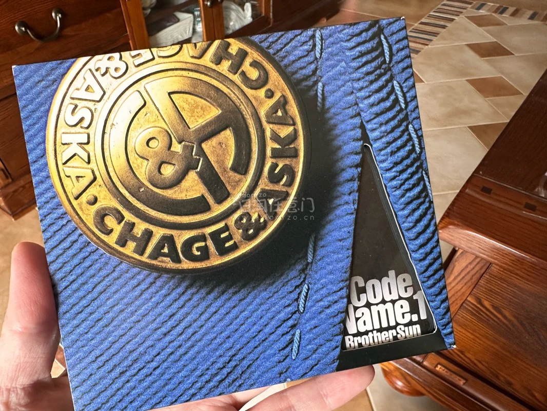 打开包裹以后被惊艳到了，卖家CD保存的很仔细，几乎全新，从来没有买过像新的一样的中古CD，真的非常满意呢！