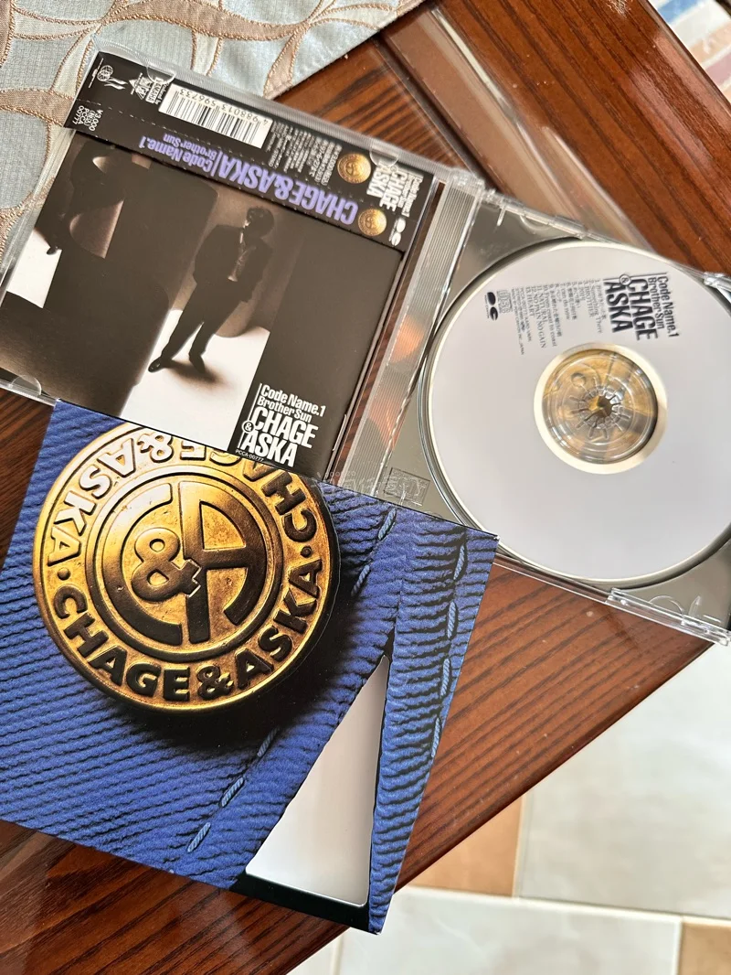 打开包裹以后被惊艳到了，卖家CD保存的很仔细，几乎全新，从来没有买过像新的一样的中古CD，真的非常满意呢！