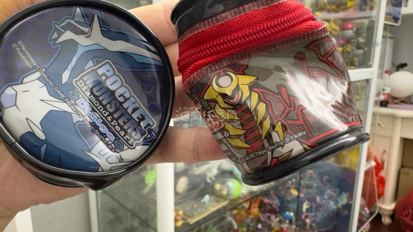 这次掏了个很残的一番赏大鬼龙，一到手，运输还断了个角和刺，翅膀也全是断的，马上动手修复，完美修复好，还有各种周边，鼻涕熊的毛绒，整体都很好很喜欢