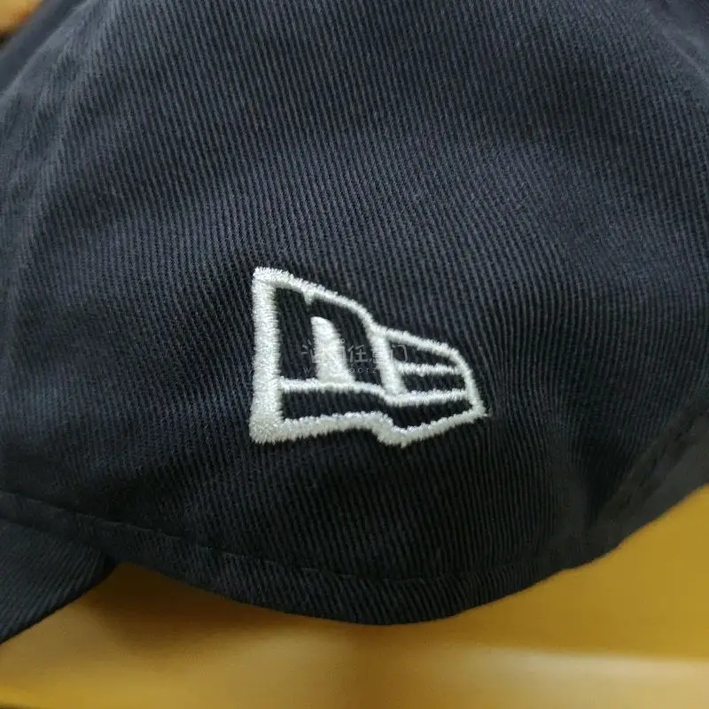 这款帽子版型超正，做工精细没有多余线头，戴上百搭又显气质，尺寸大小合适，性价比很高，物流也快，非常满意，推荐入手！