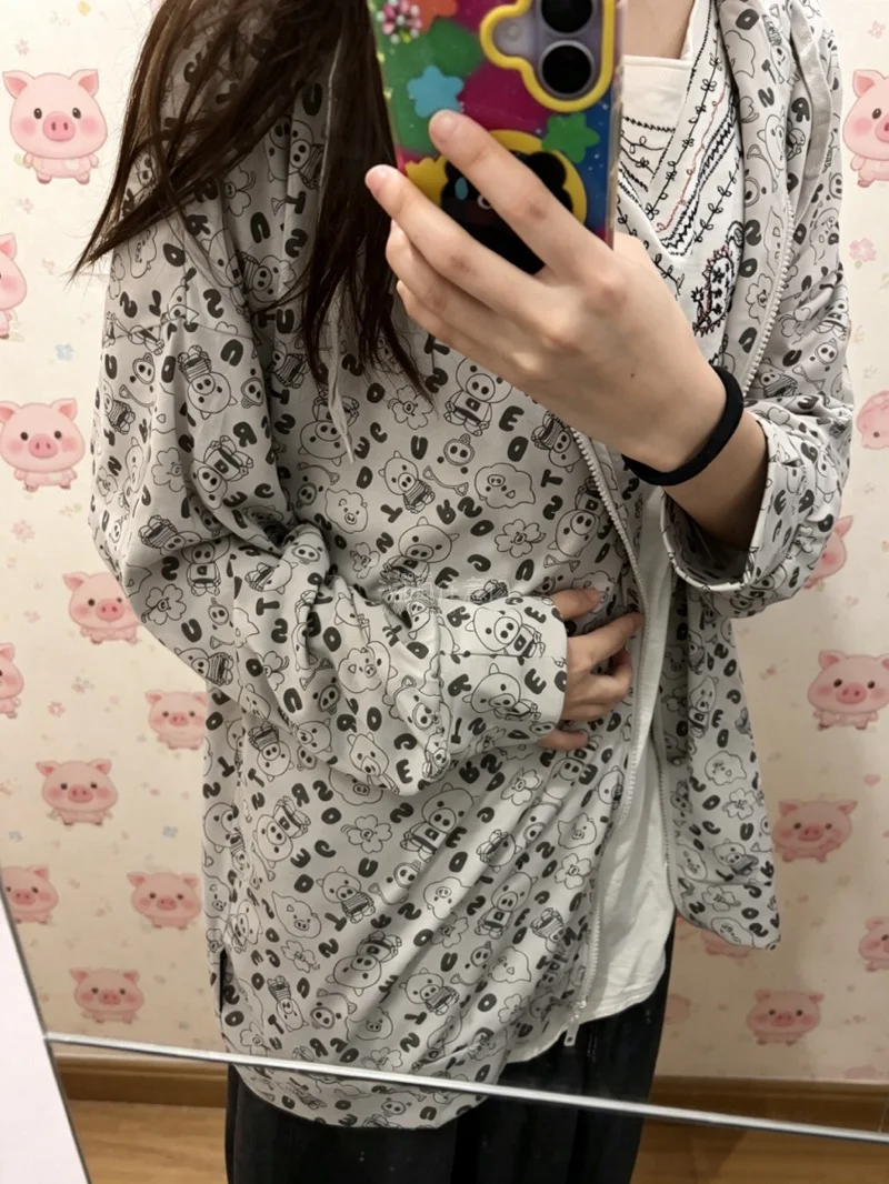 快来看我海淘的小猪牌外套和刺绣上衣呀！真的萌哭我了！！一整个惊呼！
用挖煤姬还是非常方便的，新手小宝也可以很快速上手~特别友好，还包含砍价服务，并且时不时有优惠券可以使用！
我寄衣服因为是多件，且不着急，所以走了海运，会更划算！推荐哦