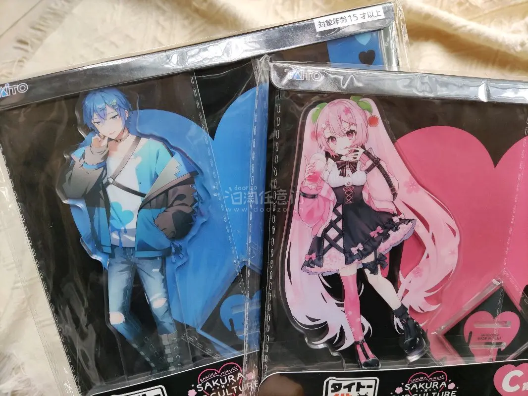 这次收藏到了最新的樱花立牌，最喜欢的2个角色一起买到手。
买的时候还很紧张怕撞角这里的，到手都是完好无损՞˶･֊･˶՞，收藏人狂喜。
超大一个的立牌嘿嘿，喜欢。
