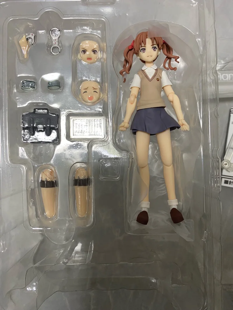 黑琴的figma，魔禁的少了张碟，其它都挺好，送了个预约特典的方巾。竹蜻蜓依旧稳定发挥，包的很严实，除了流程慢点没毛病。