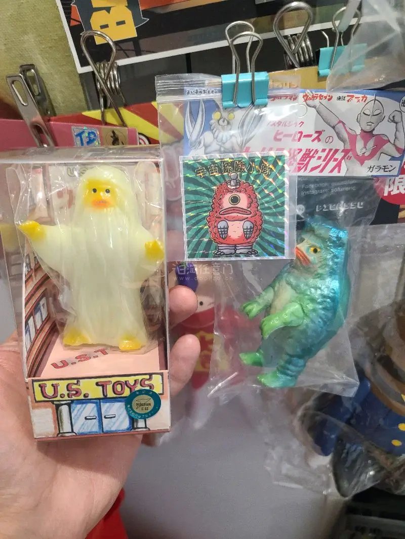 Sofubi 丸三電動皮蒙 ＆ u.s.toys夜光巫，愛不釋手！挖煤姫總是挖得到得喜歡的，真不錯！希望竹蜻蜓plus能早日回歸就更好，日淘免稅很重要