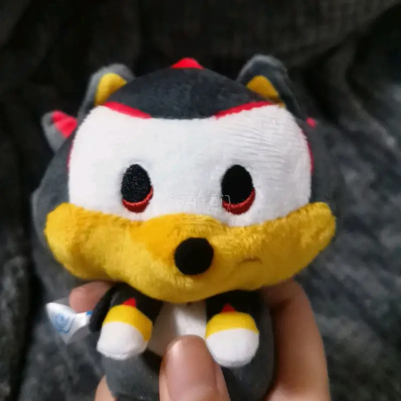 第一次在挖煤姬买的东西收到啦，时效大概是两周，走的是竹蜻蜓专线路，不用自己填面单真的对我这种新人非常友好，因为是第一次用特别划算送了各种劵，箱子也是超级结实的，材质非常的硬，里面给的包材也非常的足，保护的很好，包材也是那种质量比较好的气泡膜，整体下来我是非常满意的，...