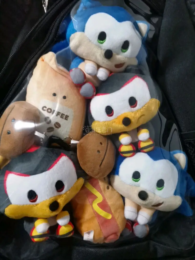 第一次在挖煤姬买的东西收到啦，时效大概是两周，走的是竹蜻蜓专线路，不用自己填面单真的对我这种新人非常友好，因为是第一次用特别划算送了各种劵，箱子也是超级结实的，材质非常的硬，里面给的包材也非常的足，保护的很好，包材也是那种质量比较好的气泡膜，整体下来我是非常满意的，...