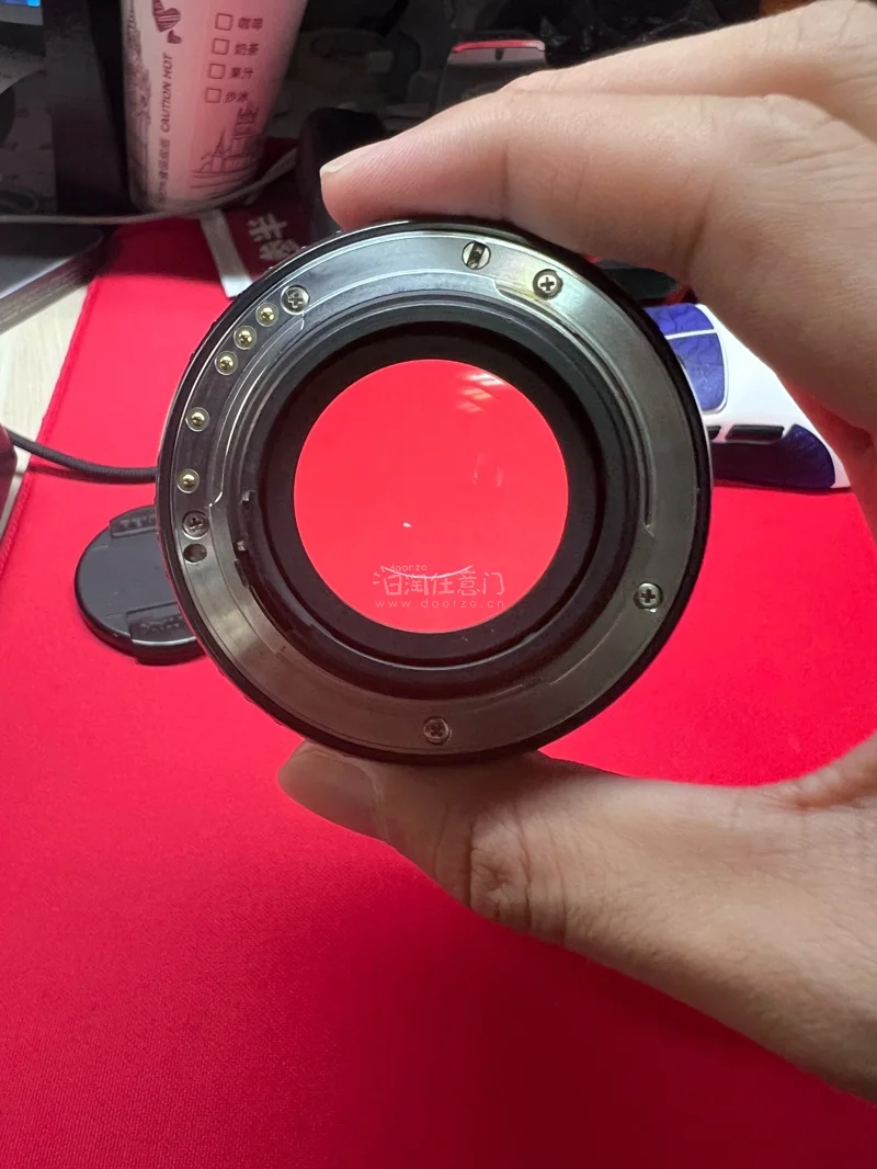 最近宾得改半格太火了，想着小巧的体型，带自动对焦和闪光灯，太吸引人了，没有忍住下了单，卡在竹蜻蜓包税最后一天发走了，整体成色很好很美丽，很开心，到手也很快哦