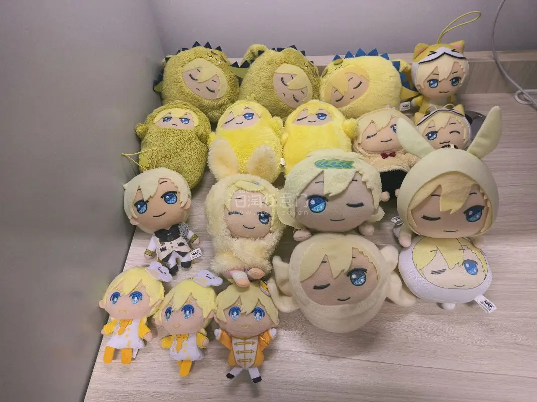 这次买到的六弥凪周边也太绝了！毛绒玩偶的质感软糯到不行，毛茸茸的身体摸起来超舒服，角色还原度直接拉满，无论是摆在桌面还是挂在包上都超吸睛，细节做工精致又可爱，完全戳中我的心巴！而且用挖煤姬转运真的太省心啦，下单后物流跟进超及时，包装严实没一点磕碰，到手的周边完好无损...