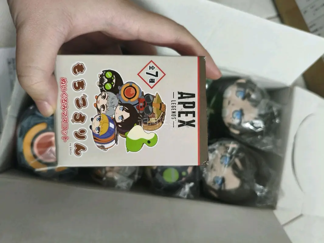 这是apex的趴趴挺可爱的，然后一整套加上过去运费大概400块钱，然后比国内便宜很多，然后选的是竹蜻蜓专线，打包的挺好的