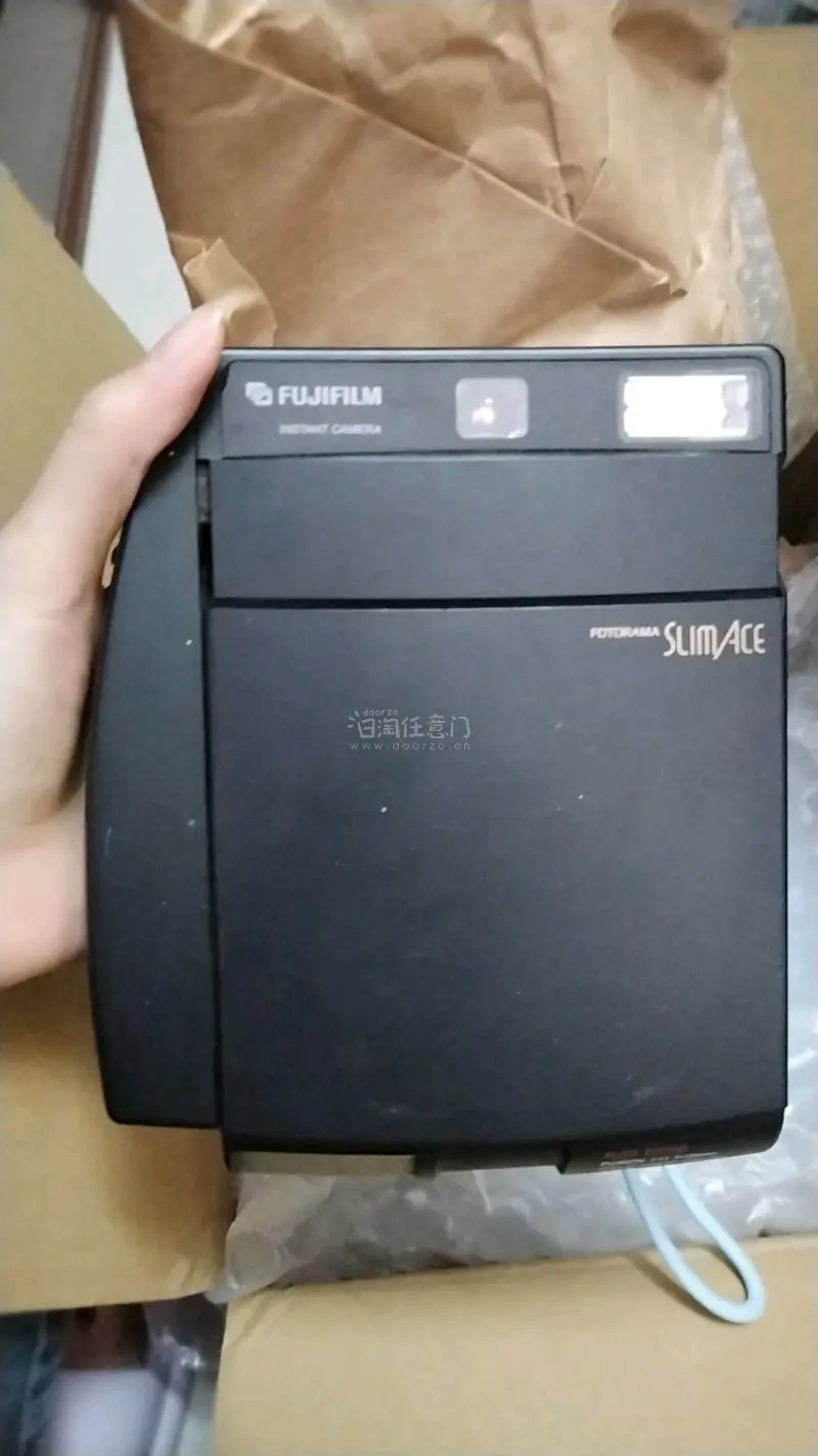 在煤炉上刚好看到想要的slimace，立马下单回来！还拼了台mini11，成色超级新，里面还有几张相纸，太爱了。slimace改机完成后真的好好看，锐锐的。这次走的是EPL航空路线，速度非常快，清关也很迅速，挖煤姬真的太好用啦！