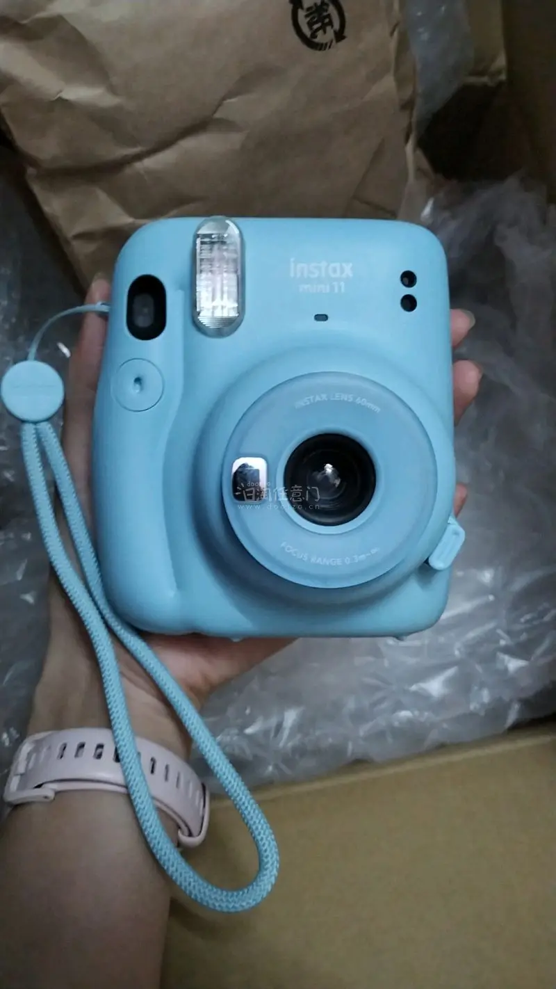 在煤炉上刚好看到想要的slimace，立马下单回来！还拼了台mini11，成色超级新，里面还有几张相纸，太爱了。slimace改机完成后真的好好看，锐锐的。这次走的是EPL航空路线，速度非常快，清关也很迅速，挖煤姬真的太好用啦！