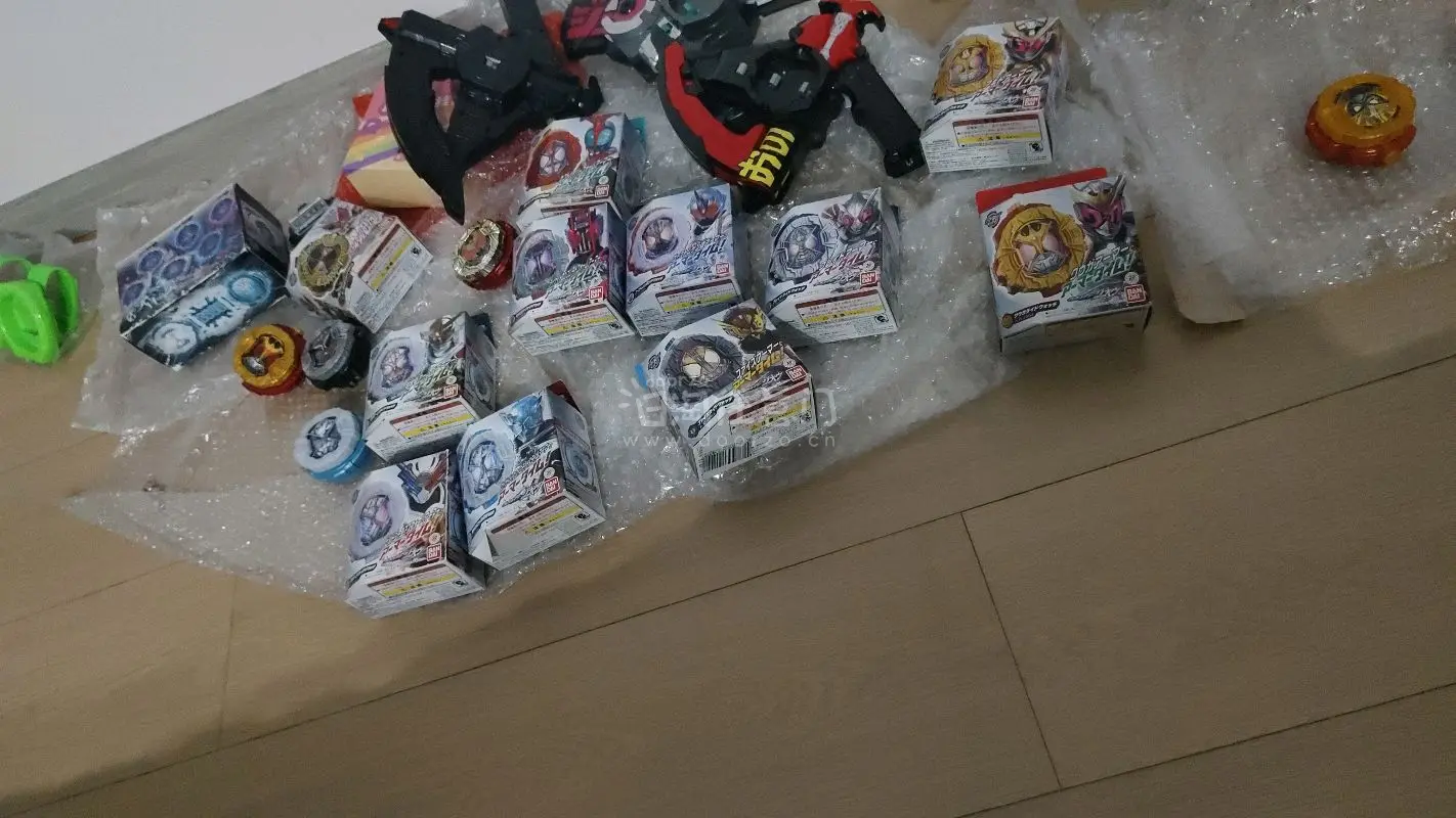 海淘了这么多次每次都是打包很好，成色非常新发过来发现，基本上就是仅拆开，联动也很正常，毕竟捡漏的平台已经不多了，很难想象以低价买到这么多东西