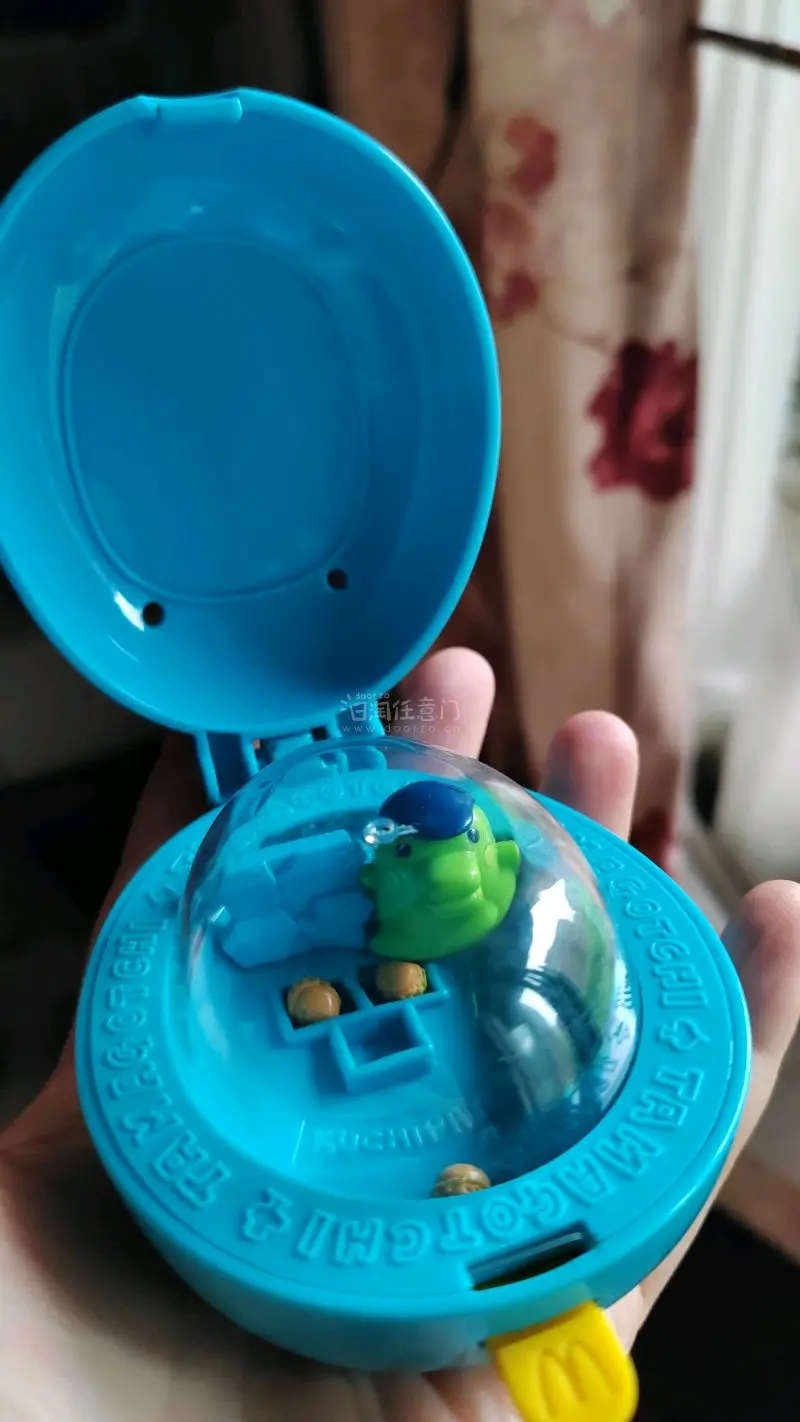 这次依旧是拓麻歌子的周边依旧是很古早的，好多年之前的稀有周边，成色很好，而且价格也还可以，主要是特别稀有，很难买到，很喜欢，挖煤姬好物多多，很方便很好用