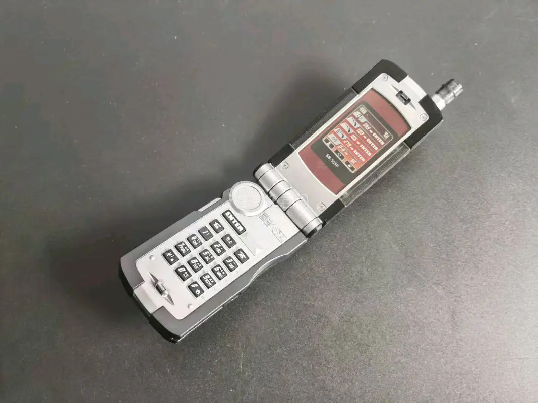 这次在挖煤姬收到的是555系列的周边，使用的是竹蜻蜓物流，物流速度很快，使用了加固服务，打包也很细心东西非常完美，很高兴能有这款日版原版的产品，让我又多了一个收藏！里面纸制品什么的都很齐全！主体成色也是非常好的，保存的非常到位！一次很满意的体验！