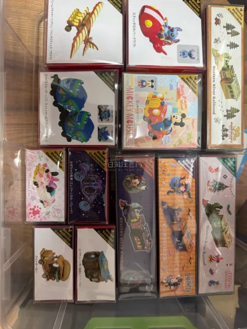 为了收集东迪，第一次日淘就选了挖煤姬，因为商品价格超过了免税线，本着多一事不如少一事的原则，索性选择了EMS的空运路线，4月13号日本收件，16号就已经收到了，当然税是一点没少，不过东西都保存的很好，期待下一批到货了